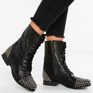 NWOT Black leather Steve Madden Tarney Combat Boots, Silver studs/spikes, Size 6